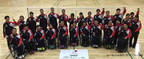 強化指定選手への車いす用輸送資材の提供