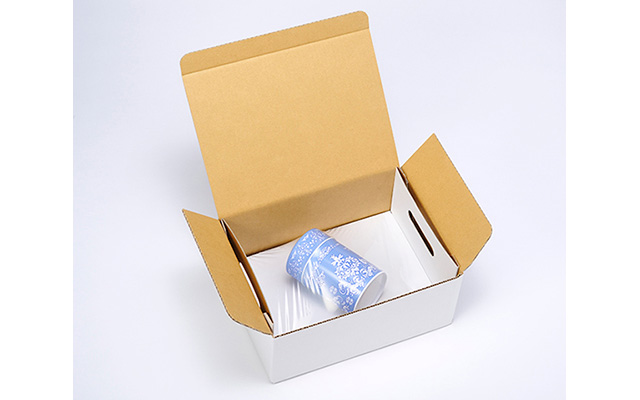 Quick Fit: packaging material that enables reduction of cushioning materials and easy sorting of waste